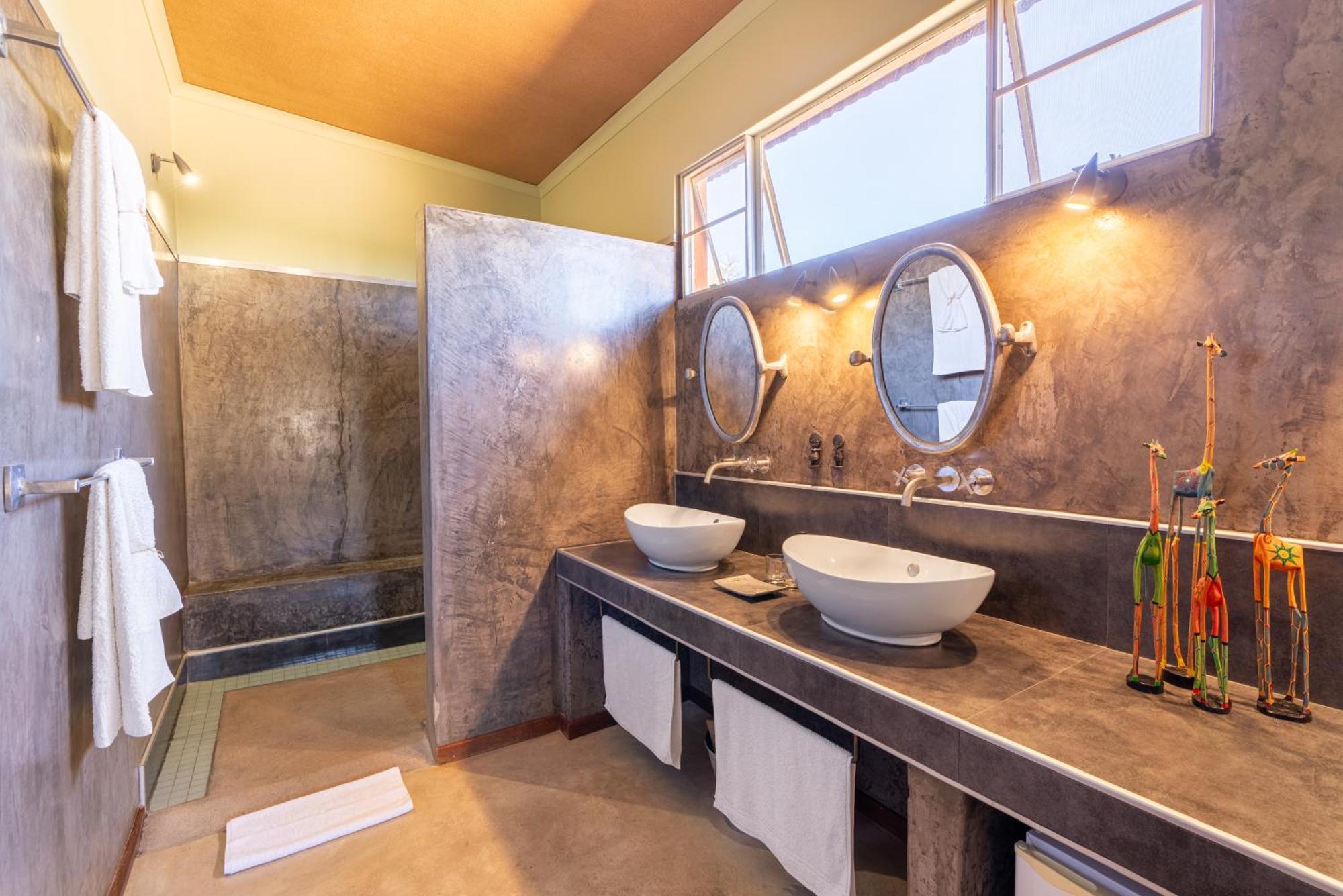 Okonjima Plains Camp Villa Otjiwarongo Buitenkant foto